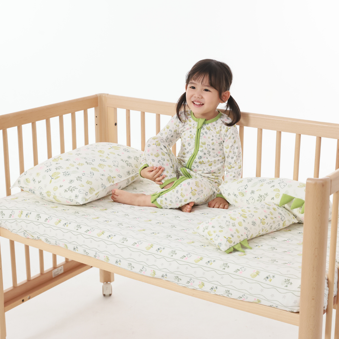 Bed-Time Buddy™ Case Dream Garden A Cream with Color tag - Medium